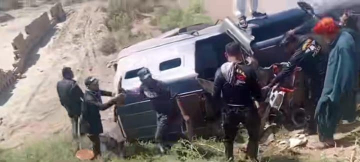 Police Mobile Overturns, Five Constables Injured