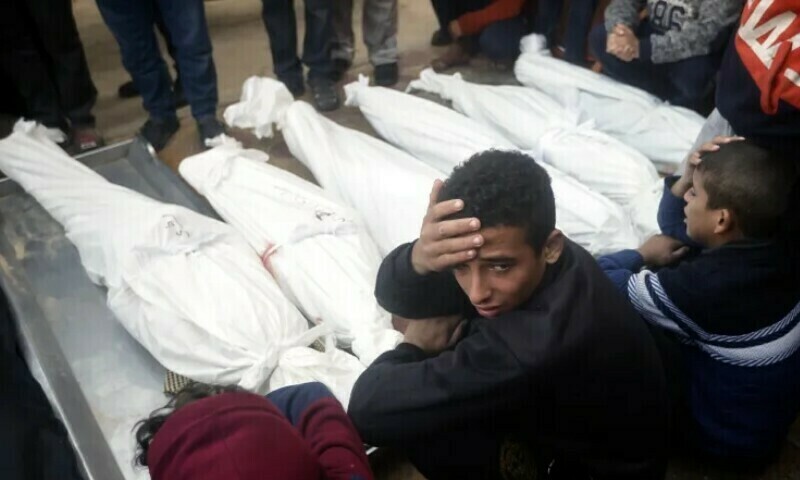 اسرائیل کی غزہ پر شدید بمباری، خواتین اور بچوں سمیت درجنوں فلسطینی شہید