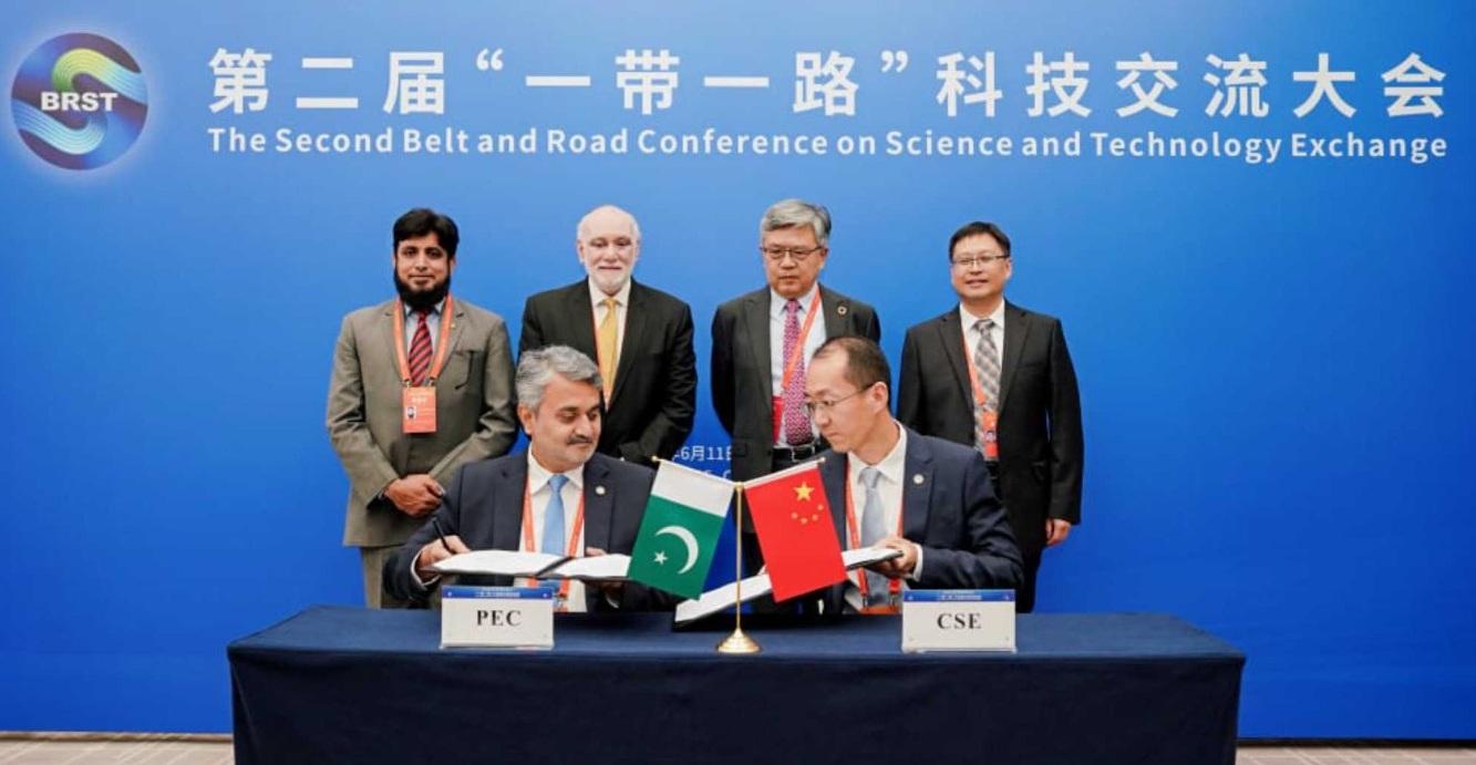 پاکستانی انجینئرز کیلئے عالمی سطح پر روزگار کے مواقع کی راہ ہموار، پاکستان اور چین کے درمیان تاریخی معاہدہ