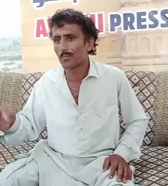 ٺٽي ۾ ڳوٺ احمد خان خاصخيلي واسي باهه متاثر جو احتجاج