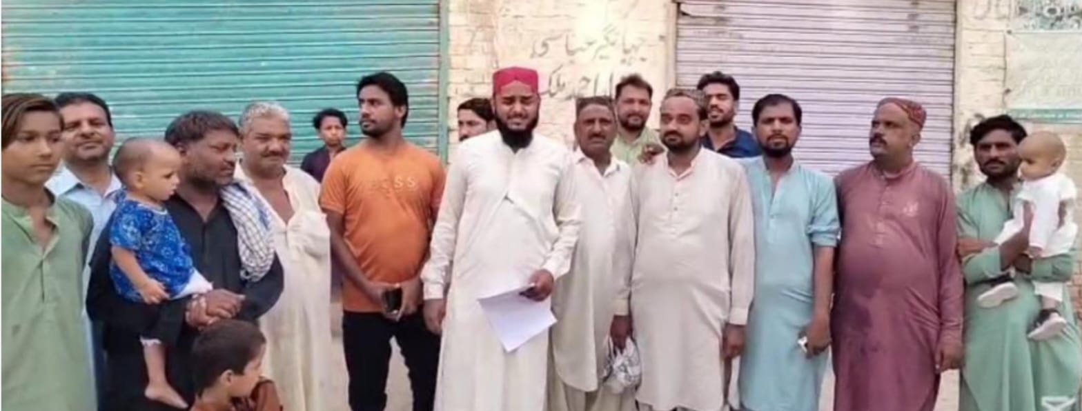 تم الزام لگاتے رہو، ہم خدمت کرتے رہیں گے: ملک نثار احمد کا ملک برادری اور عوام کے ساتھ مل کر احتجاج