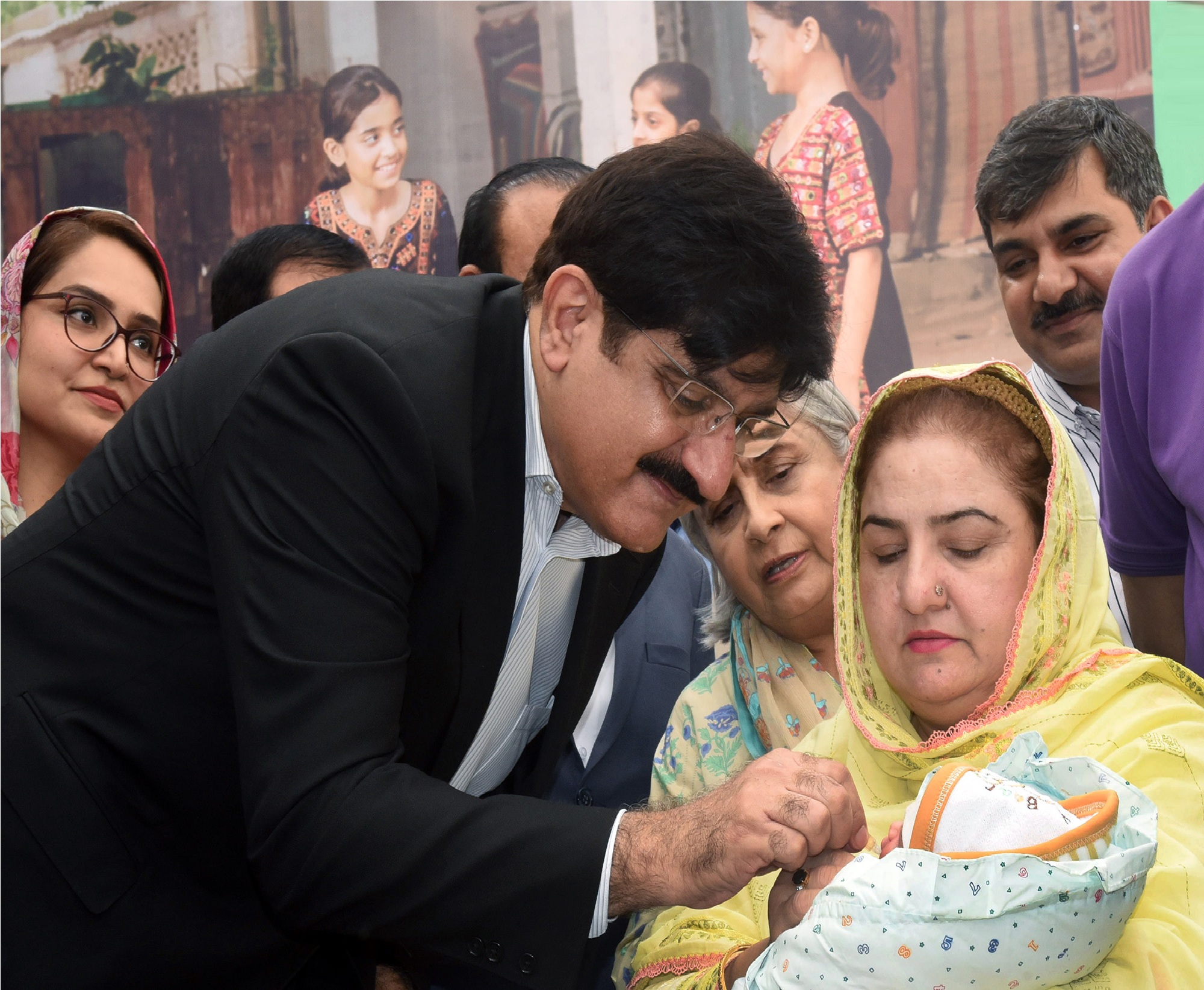 انسداد پولیو مہم کا آغاز، 80ہزار ورکرز اور 21 ہزار سیکورٹی اہلکار حصہ لے رہے ہیں، وزیراعلیٰ سندھ