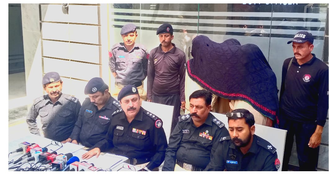ٺٽو پوليس پاران 18لک رپيا ڦر واردات ۾ ملوث ٽن جوابدارن کي گرفتار ڪرڻ جي دعويٰ