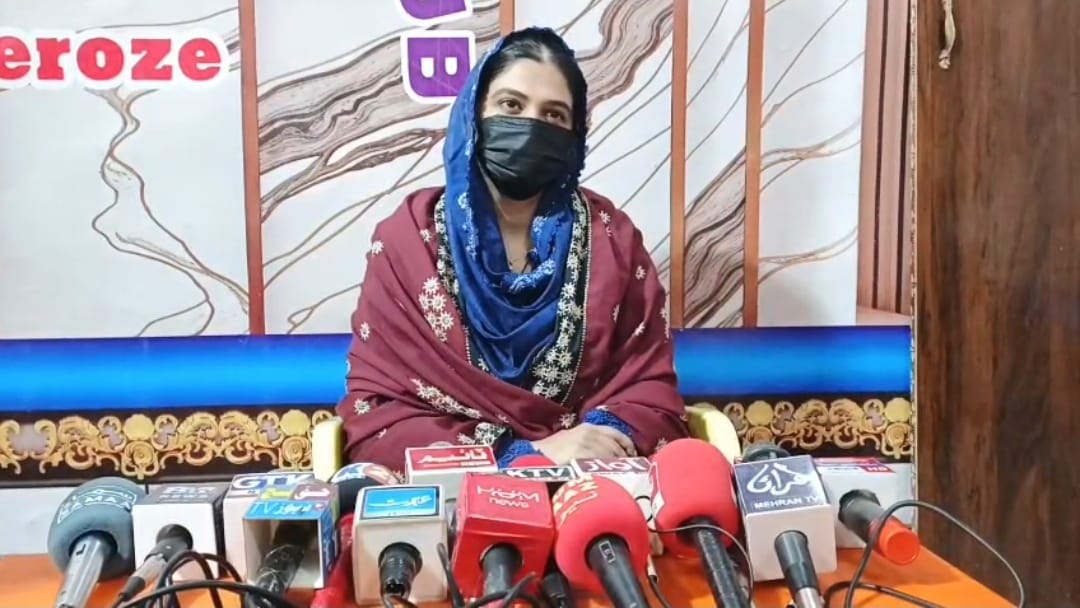 نوشهروفيروز ۾ علي مرتضيٰ جلباڻي قتل ڪيس ۾ پيرسن جي گرفتاري خلاف سندس ڌيءَ جو احتجاج