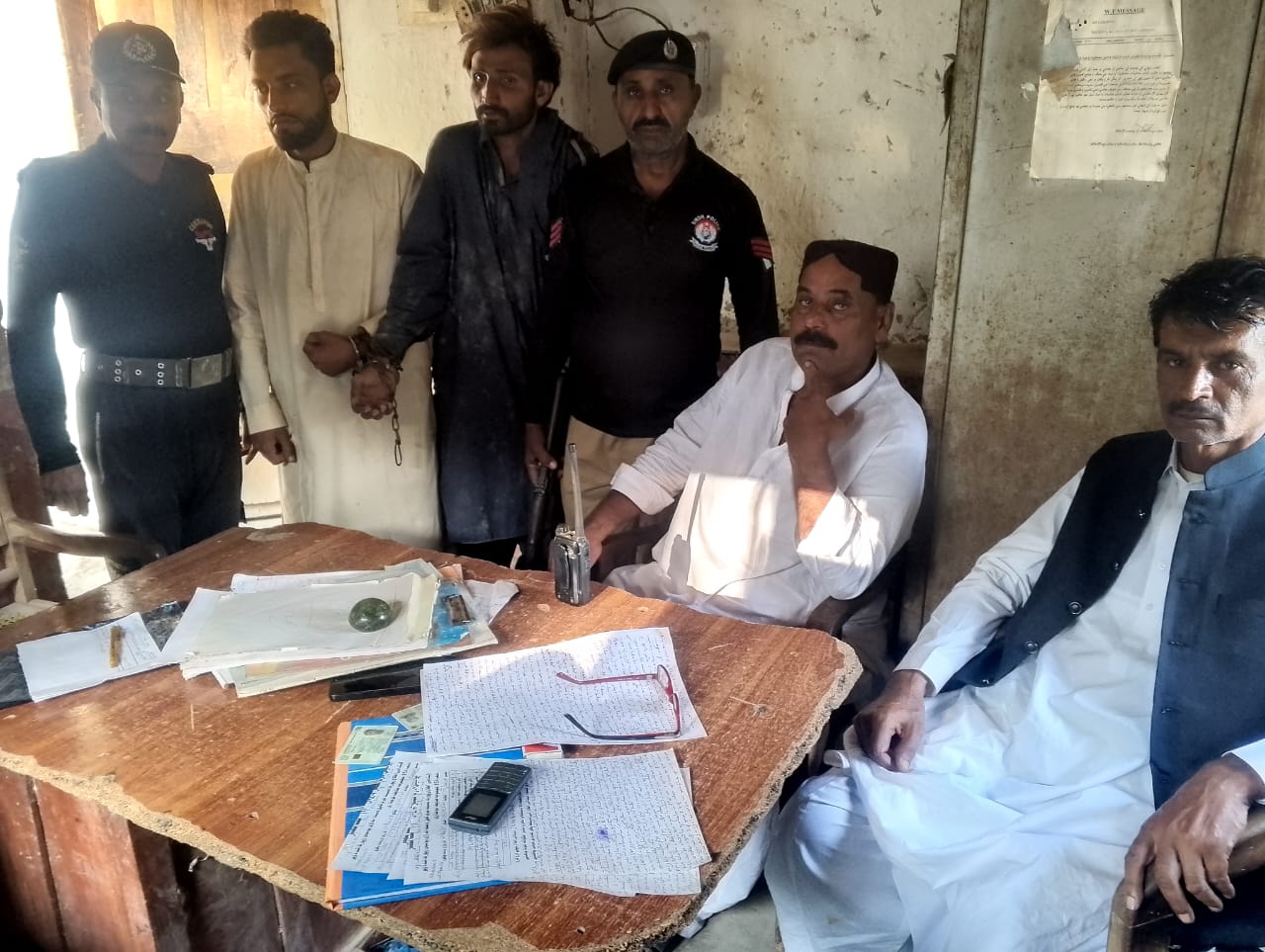 ڏوڪري: پوليس پاران ٻن ڦورن کي گرفتار ڪرڻ جي دعويٰ