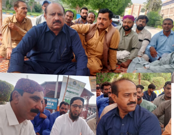 شڪارپور ۾ شيخ اياز يونيورسٽي جي ملازمن جي احتجاجي ڪيمپ جاري