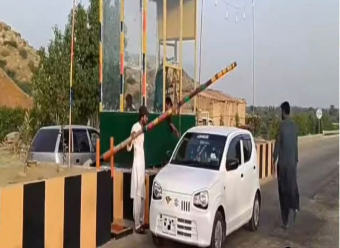 ٺٽو: جھرڪ ملان ڪاتيار پل تي غيرقانوني ٽول ٽيڪس جي اوڳاڙي جاري، عورتن ۽ فيمليز سان ناروا سلوڪ
