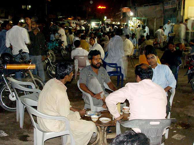 کراچی: ایک ہفتے میں 167 روڈ سائیڈ ہوٹلز اور چائے خانے سیل