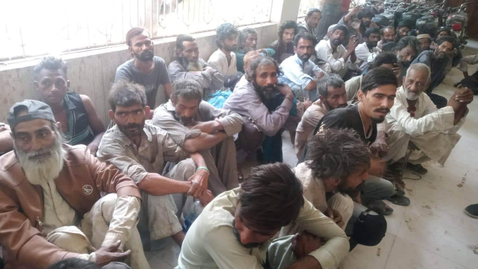 ملير پوليس جي ايس ايس پي جي هدايت تي کوهي ڳوٺ ۽ قائدآباد ۾ منشيات جي عادي ماڻهن خلاف آپريشن