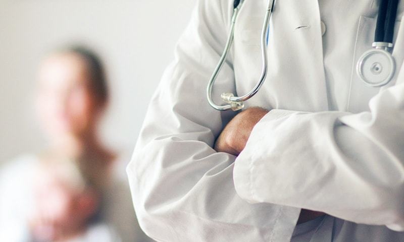 ڈاکٹر پر 38 مریضوں سے جنسی زیادتی کے الزامات