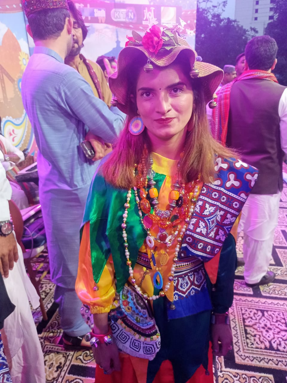 شازيه خُشڪ جي ڌيءَ سنڌ راڻي پهريون ڀيرو ايڪتا ڏهاڙي جي تقريب ۾ گيت ڳايو