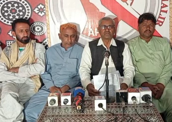 ڏوڪري ۾ گهرن ۽ زرعي زمين تي بااثر ماڻھن جو،قبضو ختم ڪرايو وڃي: ڊاڪٽر علي اصغر