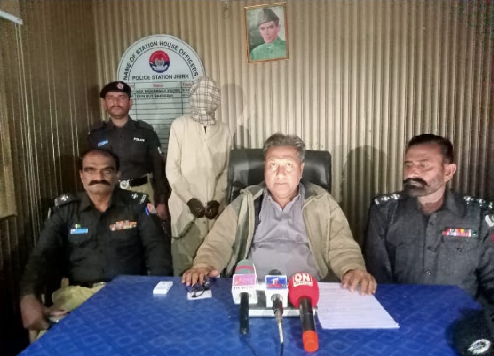 ٺٽو پوليس پاران هڪ ڦورو کي گرفتار ڪرڻ جي دعويٰ