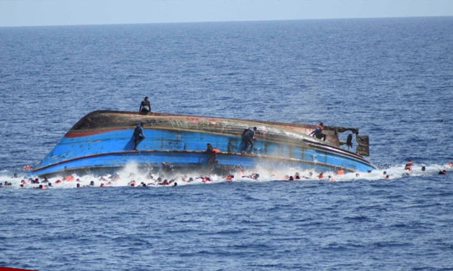 یورپ جانے والے دو سو پناہ گزینوں کی کشتی ڈوب گئی، سات افراد جاں بحق، کئی لاپتہ