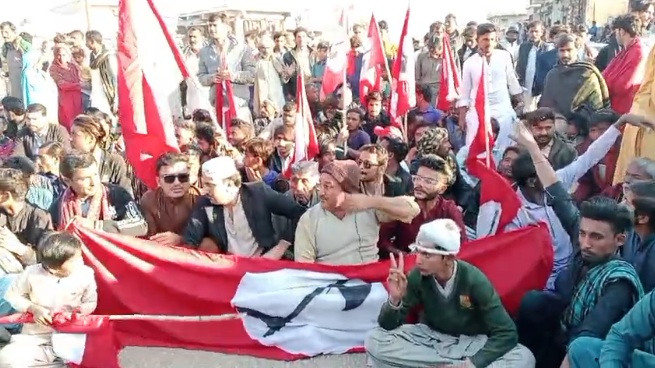 تلھار ۾ڪيلاش ڪولهي جي قاتل جي گرفتاري لاءِ ريلي ۽ ڌرڻو