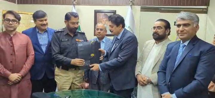 ملير: قيدين جي زندگيءَ جي سڌاري لاءِ بي بي شهيد ايڇ آر ڊي بورڊ ۽ پلس وچ ۾ معاهدو