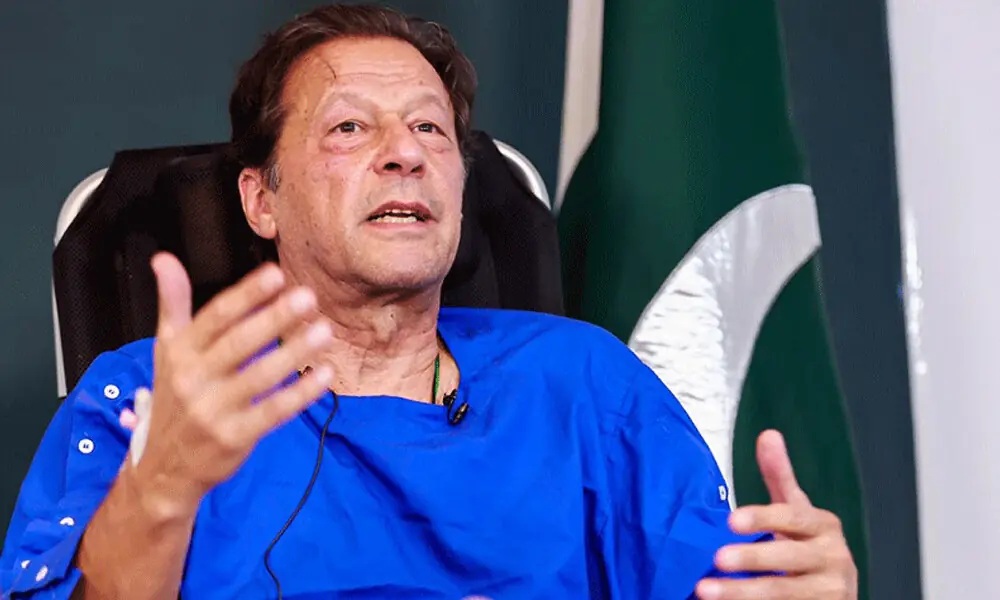 عمران خان کی آنکھ کی سرجری کی گئی