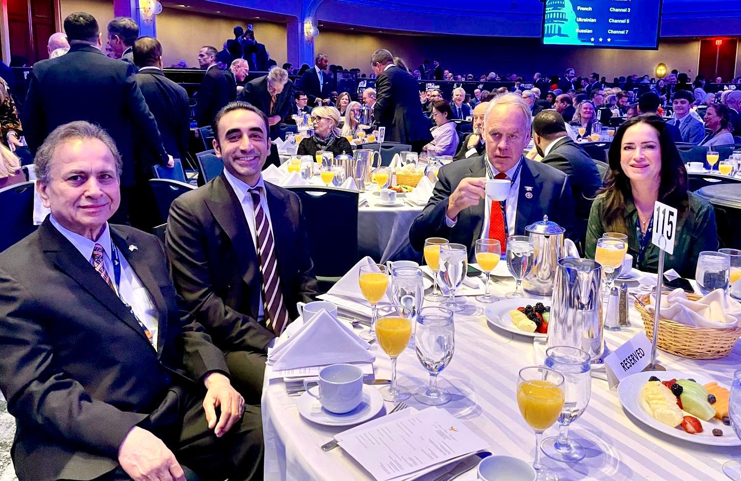 واشنگٹن: چیئرمین پاکستان پیپلزپارٹی بلاول بھٹو زرداری کی مونٹانا سے تعلق رکھنے والے امریکی کانگریس کے ریپبلکن رکن رائن زنکے سے ملاقات