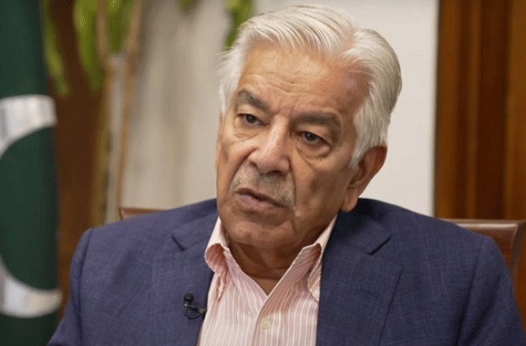 سیاسی اختلافات بھلا کر دہشت گردی کے خلاف متحد ہونے کی ضرورت ہے: خواجہ آصف