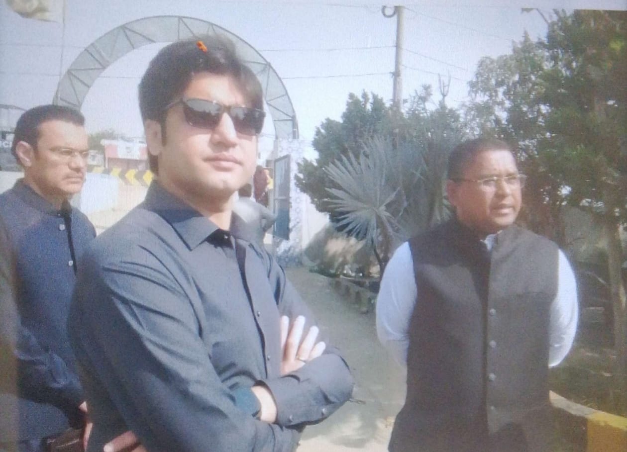 ڈپٹی کمشنر ٹھٹھہ سرمد علی بھاگت کا گرلز ہائی اسکول گھارو کا دورہ