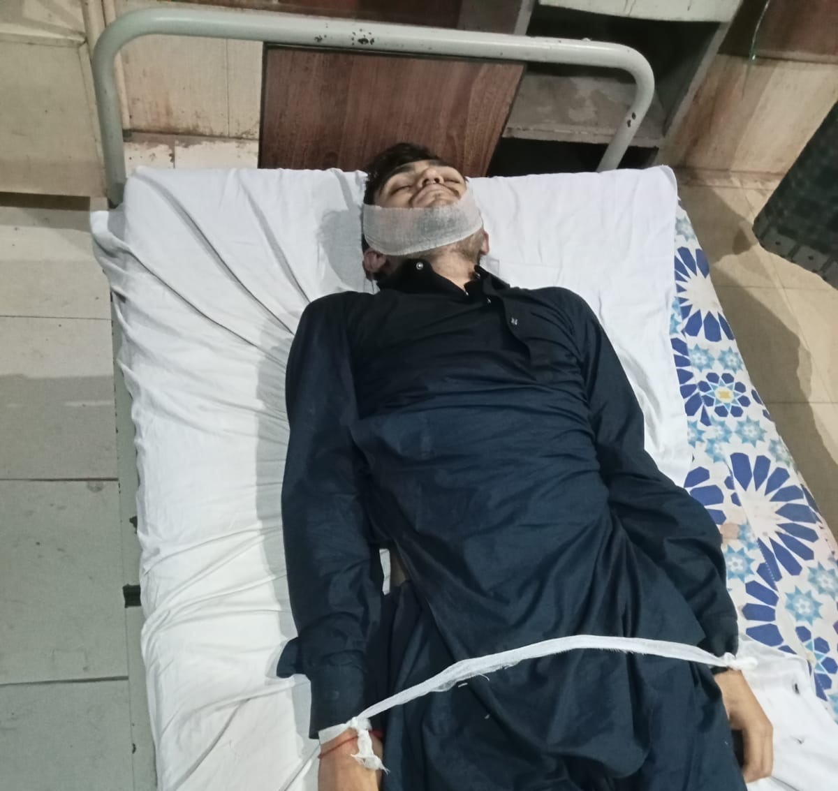 نوشهروفيروز ۾ نوجوان بيروزگاري کان تنگ اچي مبينا آپگهات ڪري ڇڏيو