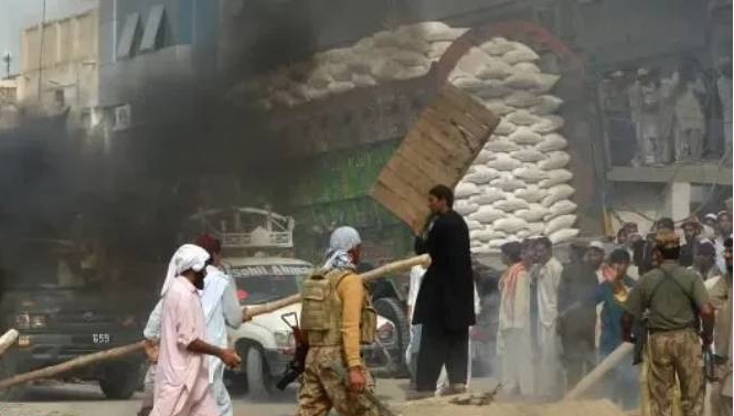 کرک میں ایف سی پر حملہ، 3 اہلکار شہید