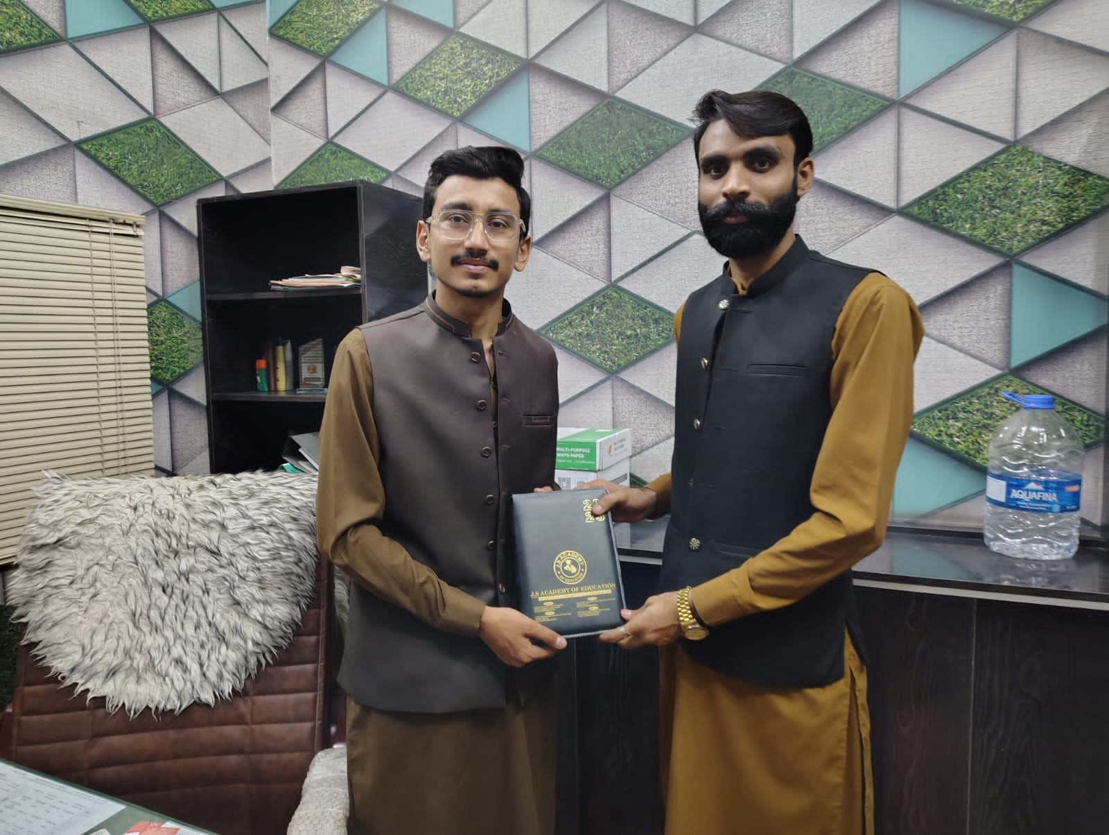 جے ایس اسکول کیمپس تھری میں بہترین کارکردگی پر شاندار ایوارڈ تقریب کا انعقاد