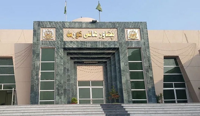 عورت سول جج کے ساتھ توہین آمیز رویے پر وکیل کو 6 ماہ قید کی سزا