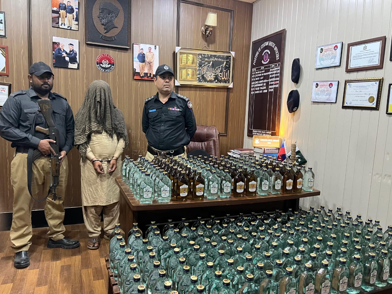 ملير پوليس پاران وڏي تعداد ۾ شراب هٿ ڪرڻ جي دعويٰ