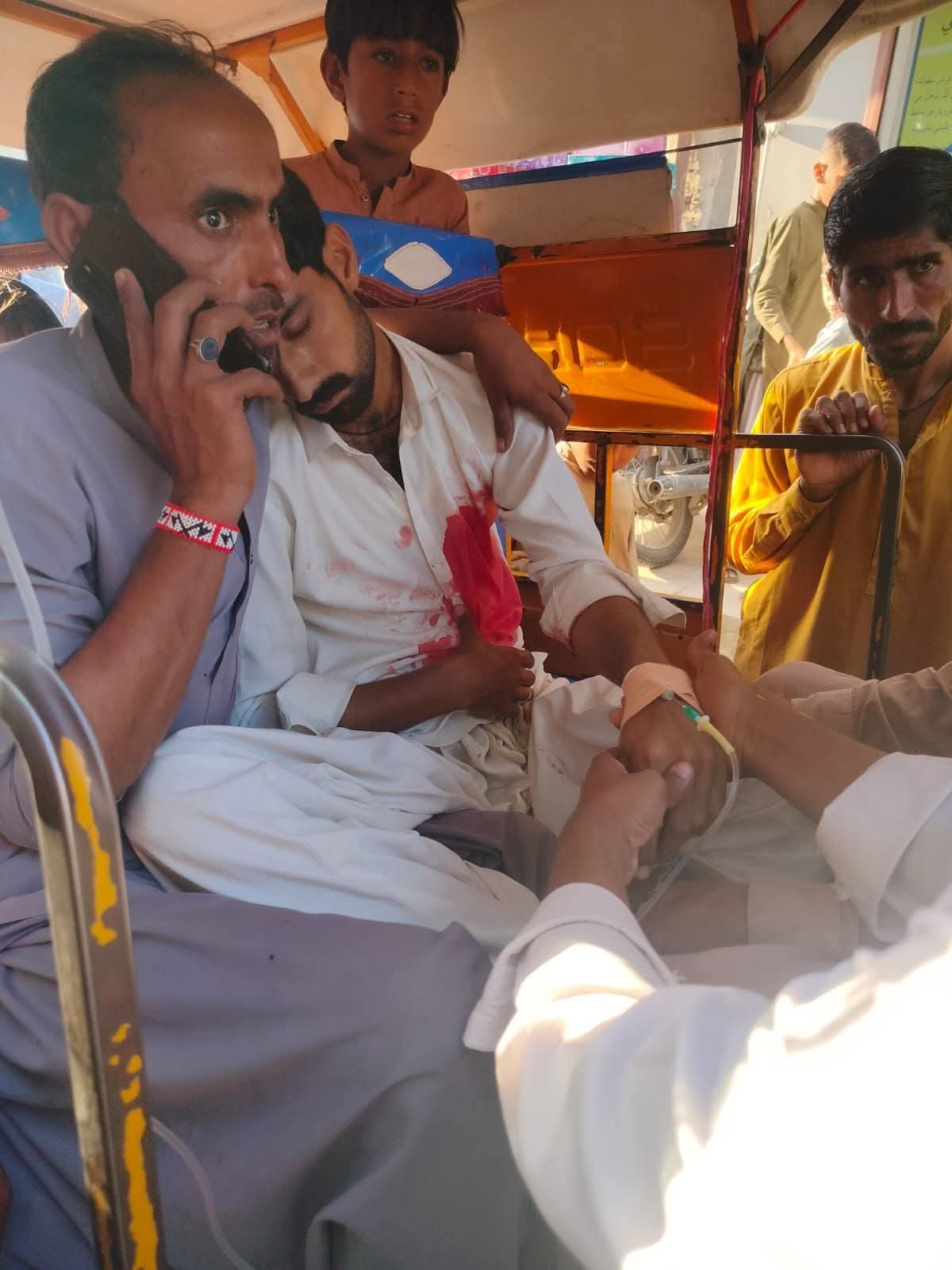 نوشھروفيروز: پڊعيدن ميرانپور روڊ تي ڦر دوران مزاحمت تي نوجوان قتل