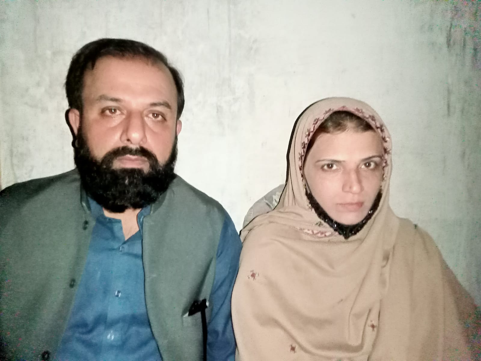 مڪلي واسڻ ناري جو مڙس سميت اڳوڻي مڙس خلاف احتجاج