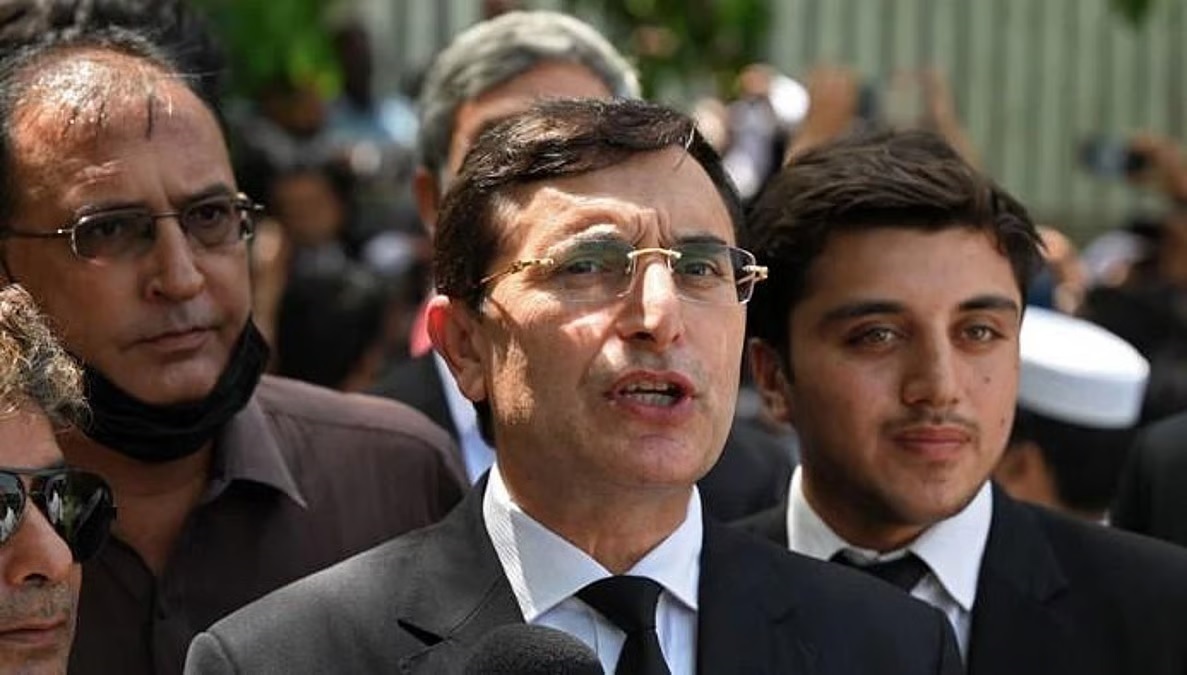 پی ٹی آئی کے چیئرمین کا واٹس ایپ اکاؤنٹ ہیک ہو گیا