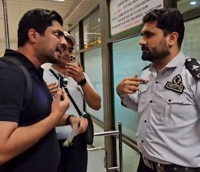 ایئرپورٹ پر اقرارالحسن کیساتھ جھگڑنے والے ایف آئی اے آفیسر نوکری سے برطرف: ذريعا