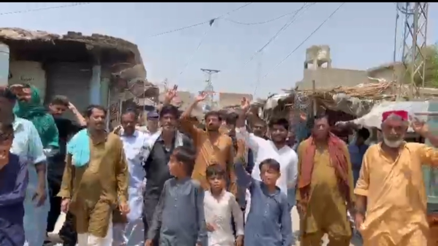 نوشهروفيروز ۾ سيپڪو جي آفيسرن ۽ ملازمن خلاف شهرين جو احتجاج