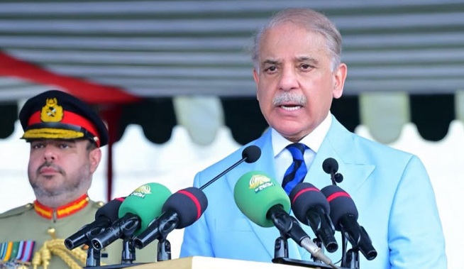 موسمیاتی تبدیلی کے خطرات سے نمٹنے کے لیے وفاقی اور صوبائی سطح پر تعاون ناگزیر ہے: وزیراعظم