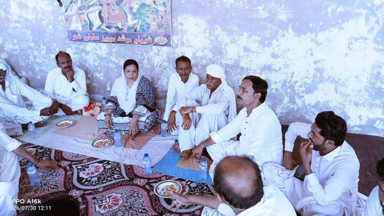 نون ليگ ايم اين اي نيلم ڪماري، جو سامارو جي مختلف ڳوٺن جو دورو