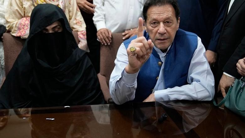اسلام آباد ہائی کورٹ کا عمران خان کی اہلِ خانہ سے ملاقات اور بیٹوں سے فون پر بات کرانے کا حکم