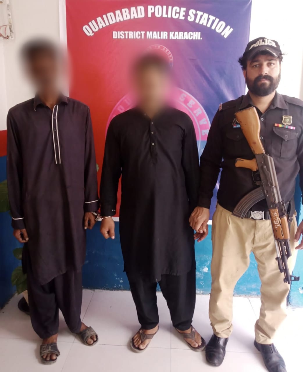 ملیر: قائدآباد پولیس نے ایرانی ڈیزل کی غیر قانونی اسمگلنگ میں ملوث ملزمان کو گرفتار کرلیا