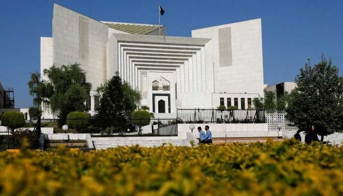 سویلینز کا ملٹری ٹرائل کيس: آئین پارلیمنٹ سے بالاتر ہے، جج آئینی بینچ