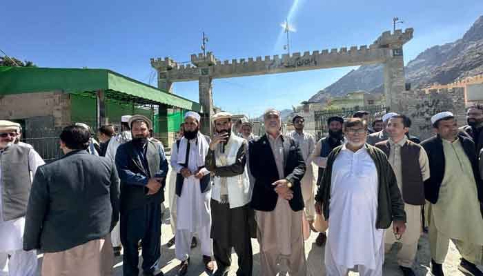 پاکستان اور افغانستان کا مستقل فائربندی اور طورخم تجارتی گزرگاہ ہر قسم کی آمدورفت کیلئے کھولنے پر اتفاق