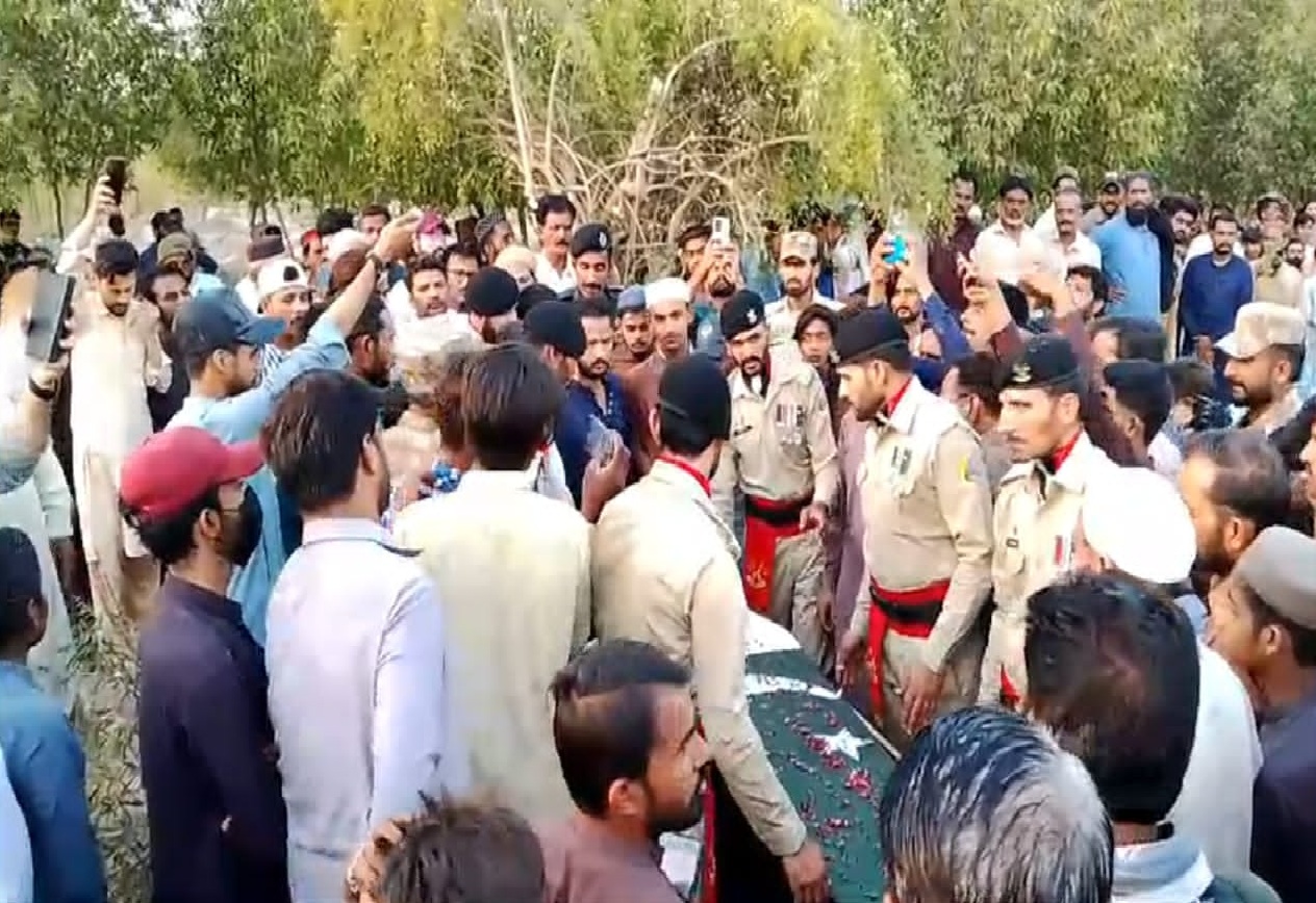 پشاور ۾ شهيد ٿيل فوجي جوان جو مڙهه ڪنري منتقل