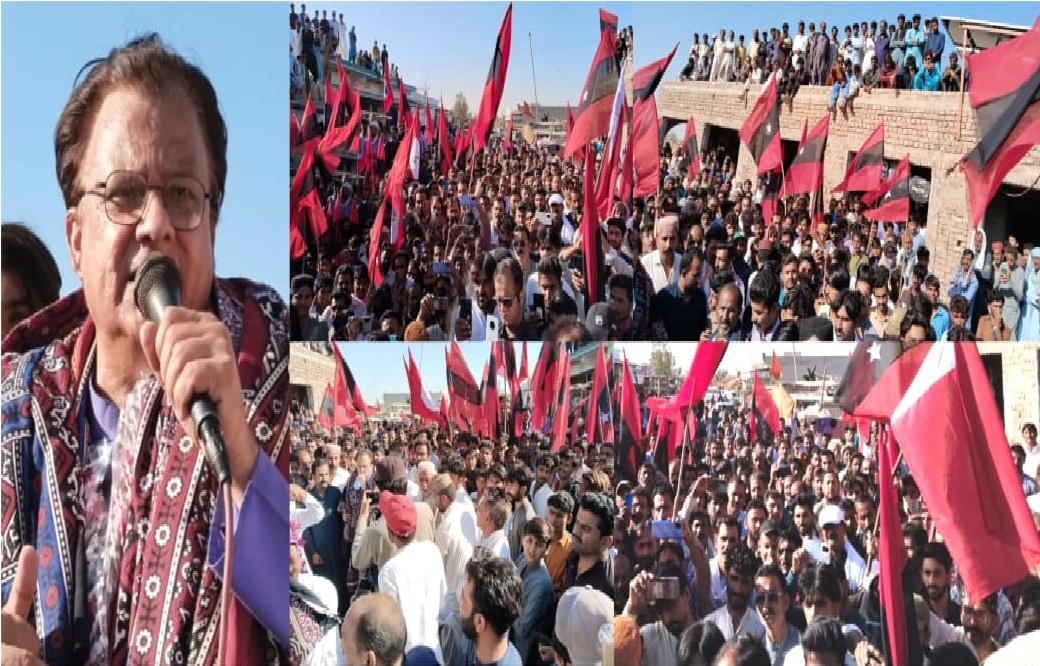 اياز لطيف پليجي جي اڳواڻي ۾ هزارين ماڻهن جو تڪراري ڪئنالن خلاف پيادل مارچ