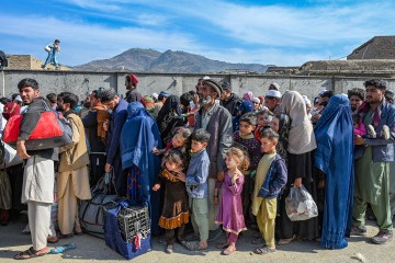 افغان حکومت کا پاکستان سے پناہ گزینوں کی ملک بدری شروع نہ کرنے کا مطالبہ