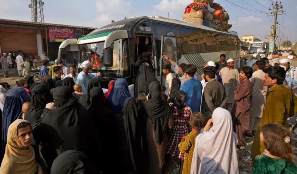 تمام صوبے آن بورڈ ہیں، افغان باشندوں کی وطن واپسی کی ڈیڈ لائن میں توسیع نہیں ہو رہی، طلال چوہدری