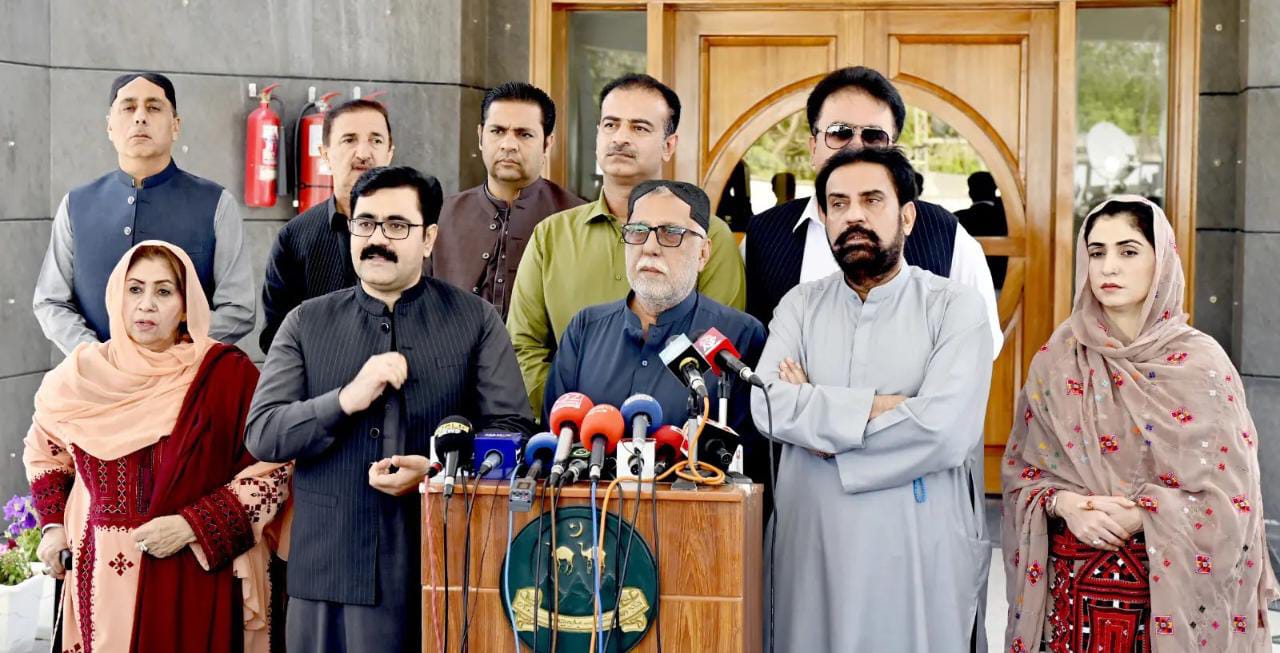 پیپلز پارٹی کی اختر جان مینگل اور بی این پی پر کڑی تنقید: دہشتگردی، بلیک میلنگ اور دوغلی سیاست کے الزامات