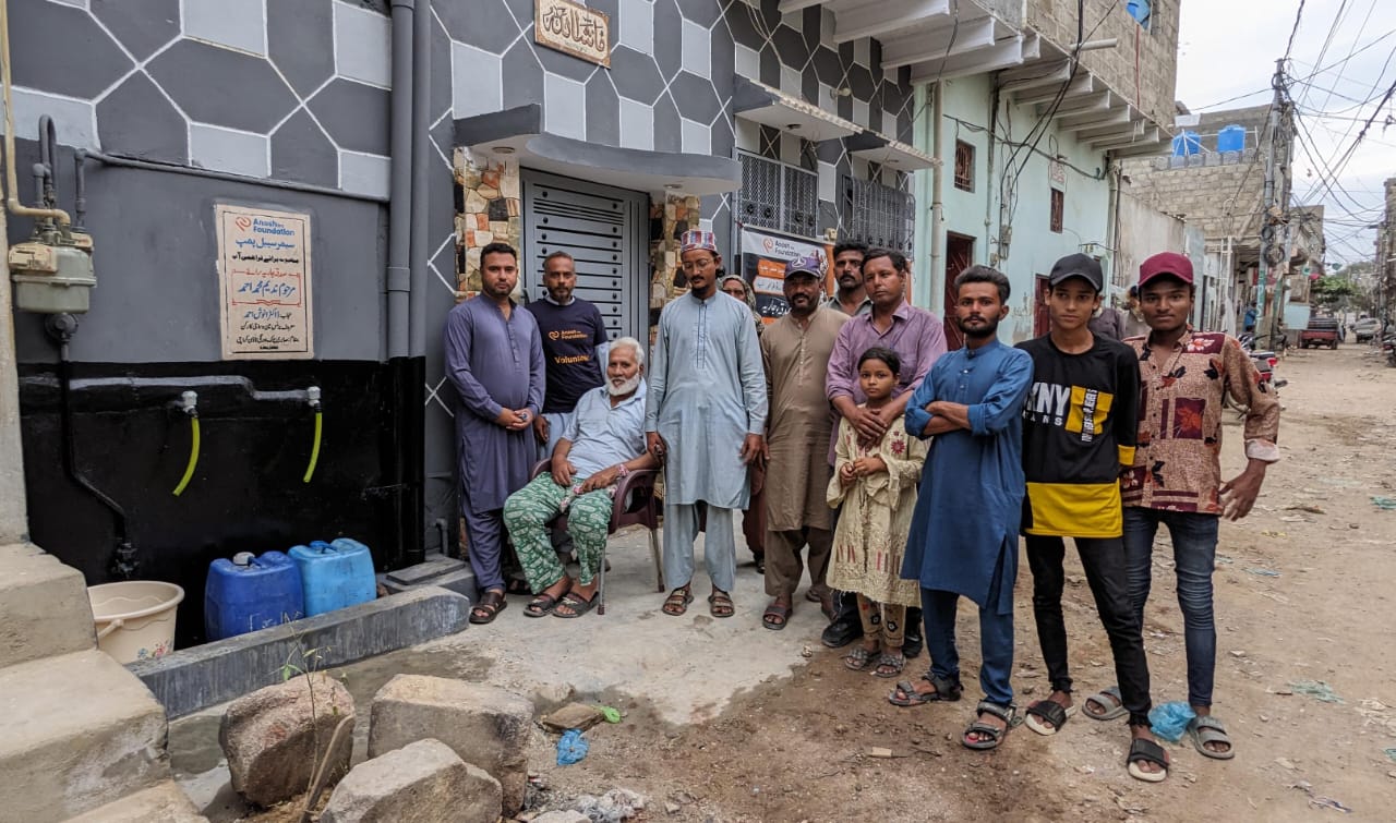 انوش احمد نے کراچی میں اپنے والد مرحوم ندیم محمد احمد کے ایصالِ ثواب کے لیے دو سبمرسیبل واٹر پمپ نصب کروائے