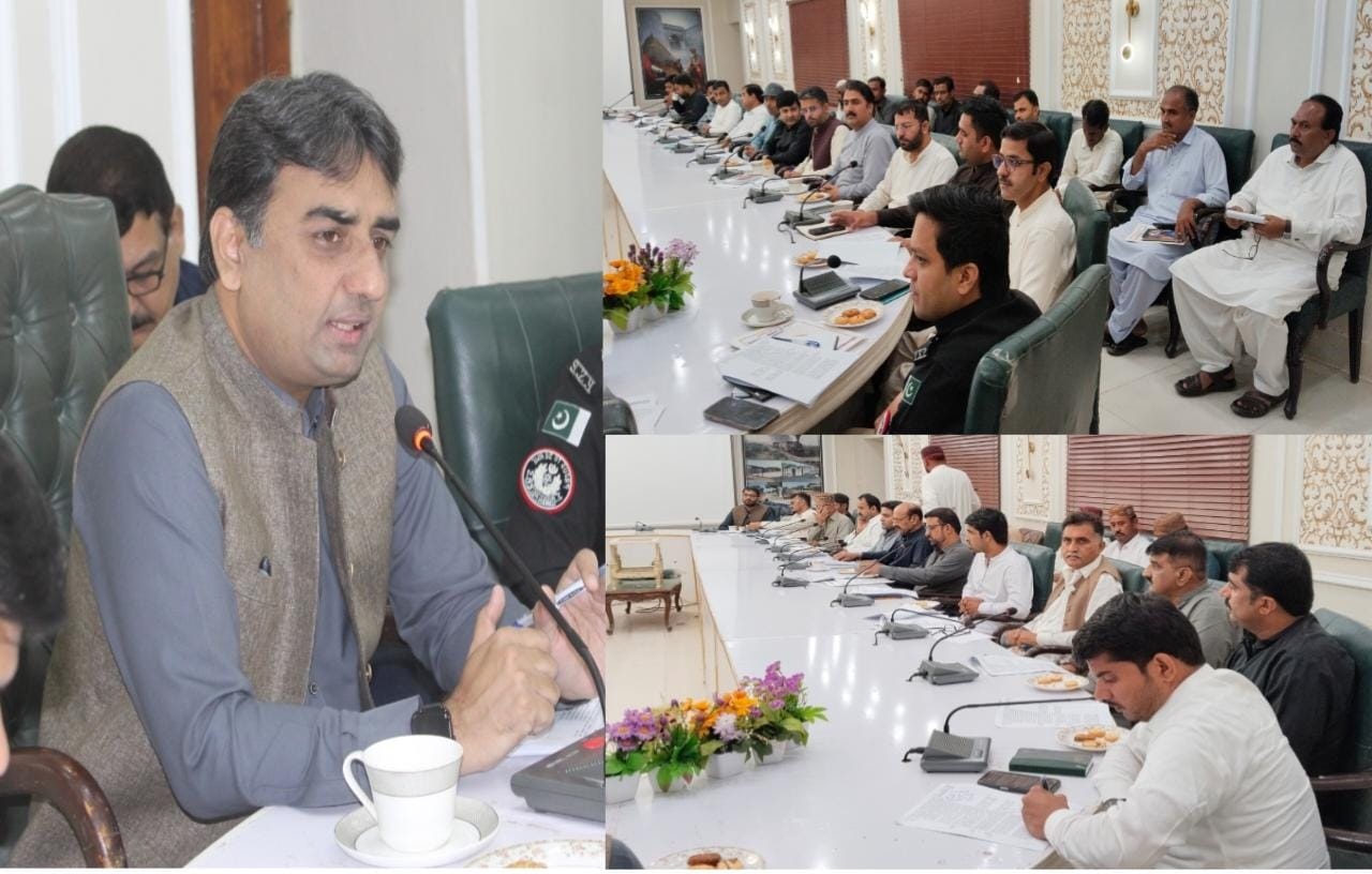 عمرڪوٽ ۾ ڊي سي نويد الرحمان لاڙڪ جي صدارت هيٺ اجلاس