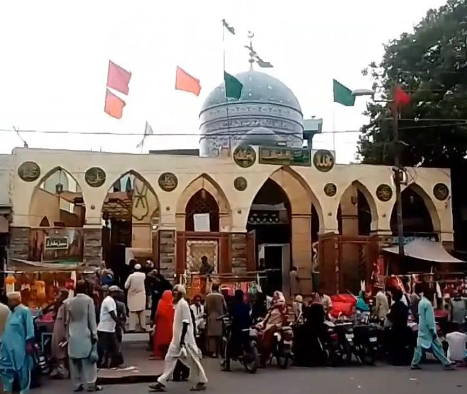 حضرت قطب عالم شاہ بخاری رحمة اللہ علیہ کا مزار کراچی کے معروف مزارات میں سرفہرست ہے کفیل حسین