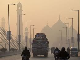 لاہور پھر دنیا کے آلودہ ترین شہروں میں سرفہرست — فضائی آلودگی خطرناک حدوں کو چھونے لگی