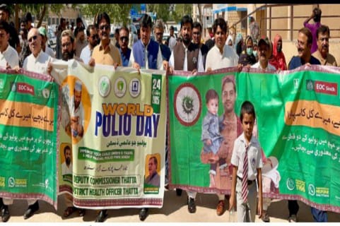 پوليو جي عالمي ڏينهن تي مڪلي ۾ آگاهي ريلي، عوام ۾ شعور اجاگر ڪرڻ تي زور